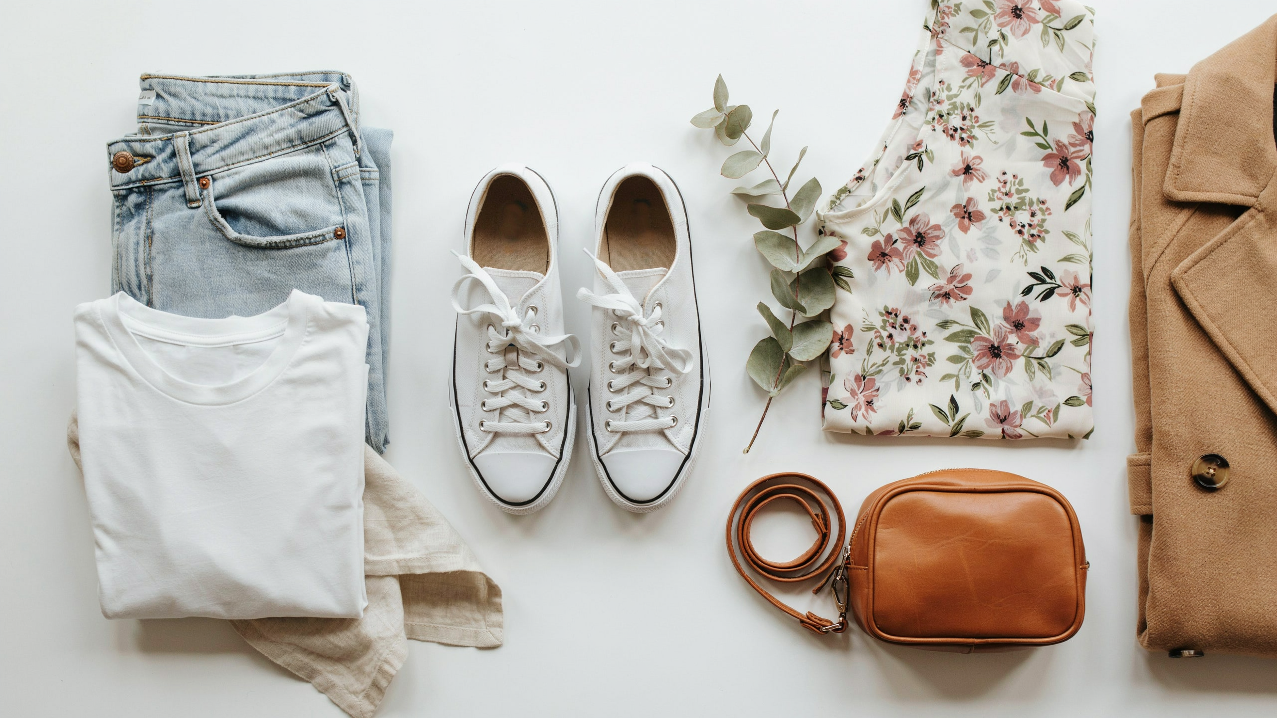 22 Converse Outfits For Women That Feel Easy and Fresh